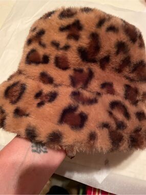 Faux Fur Leopard Print Bucket Hat - Tan Leopard